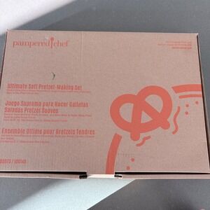 Pampered Chef Ultimate Soft Pretzel-Making Set discontinued 100073 Mat and form